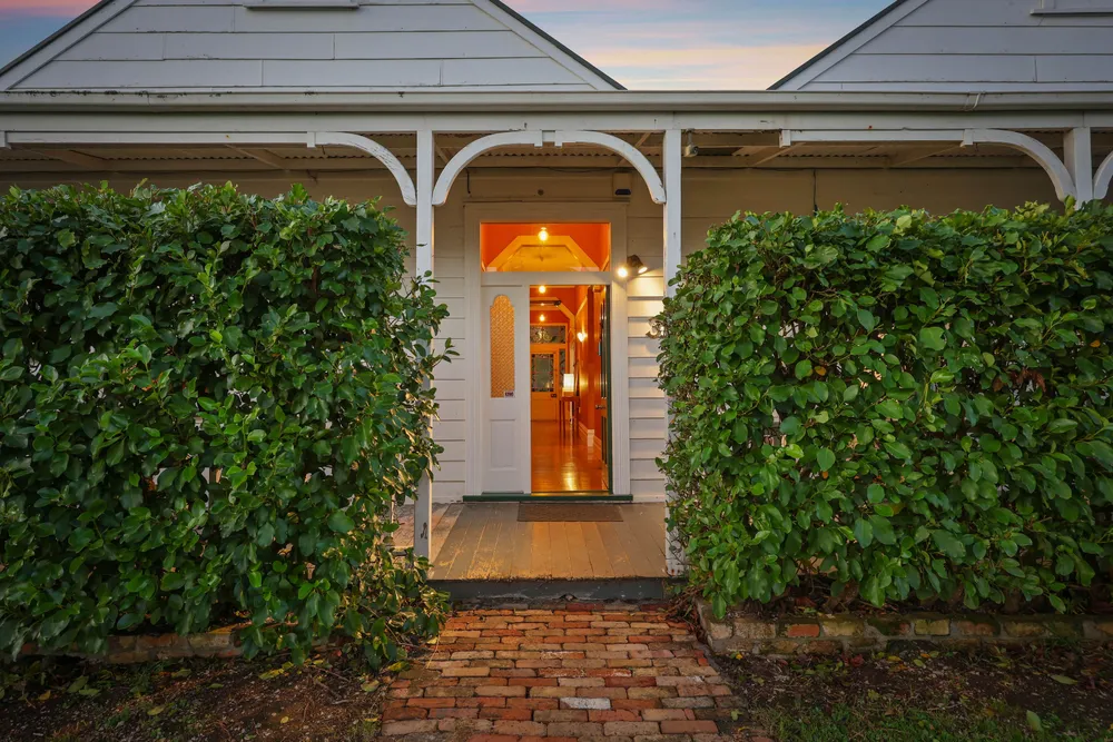 Photos of 32 Kimpton Road
