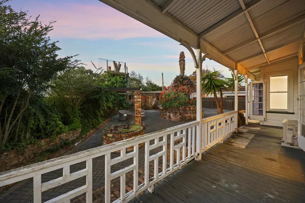 Photos of 32 Kimpton Road