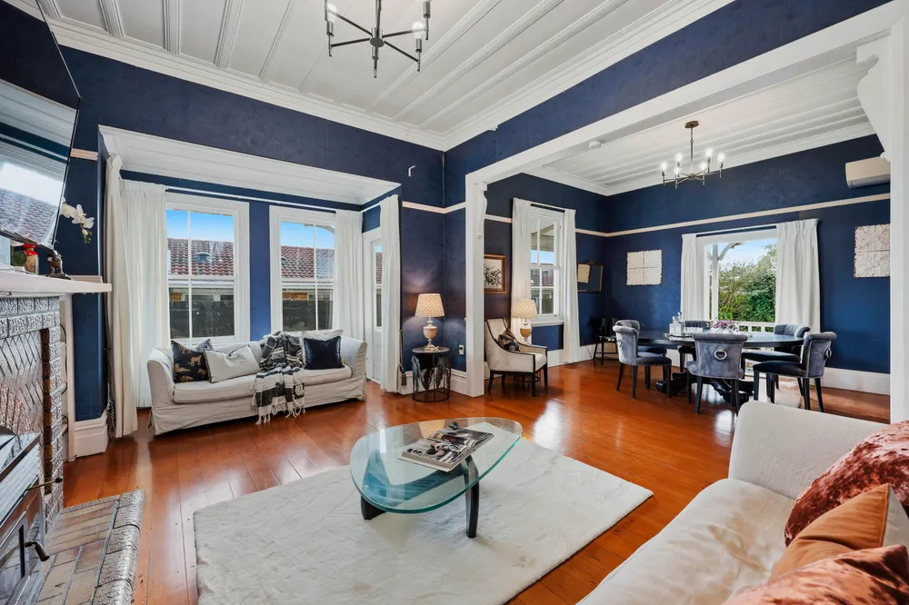 Photos of 32 Kimpton Road