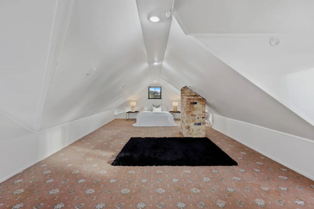Photos of 32 Kimpton Road