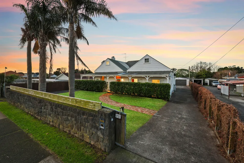 Photos of 32 Kimpton Road