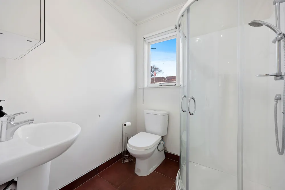 Photos of 32 Kimpton Road