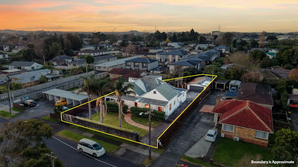 Photos of 32 Kimpton Road