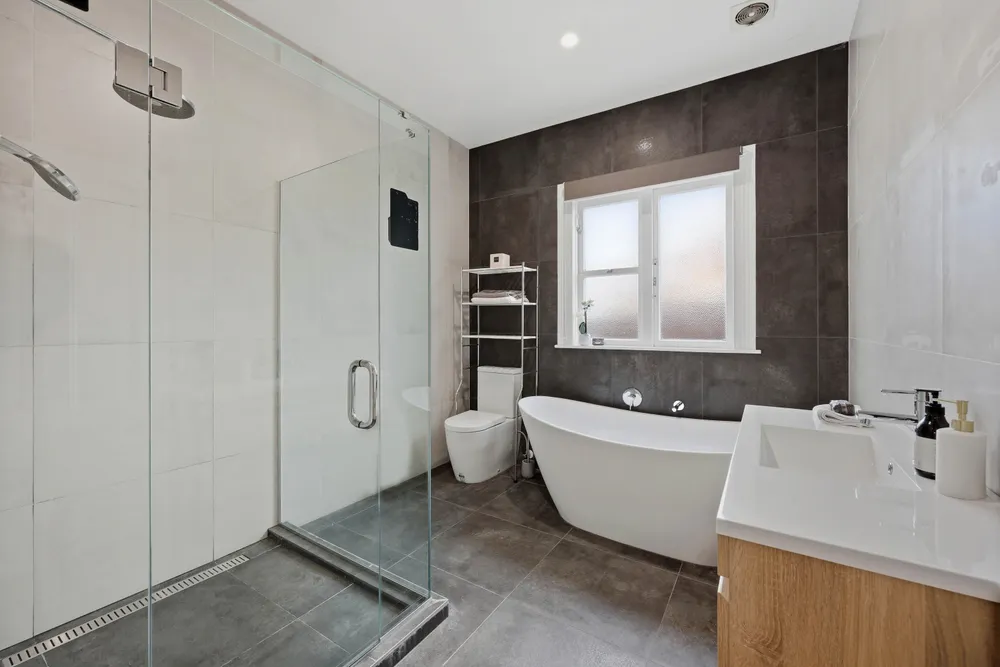 Photos of 32 Kimpton Road