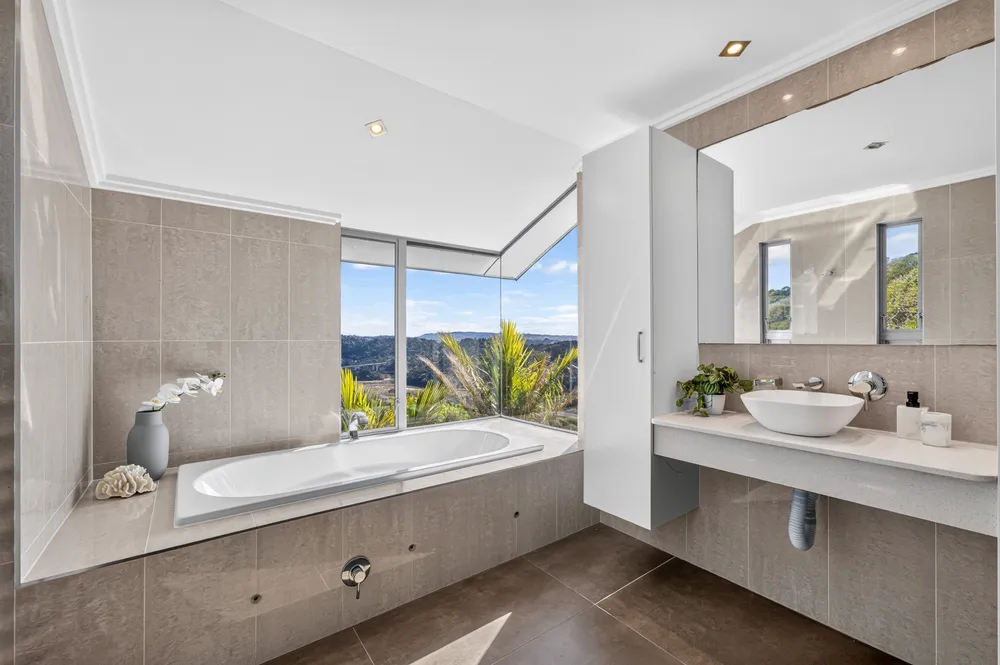 Photos of 83 Jervis Road