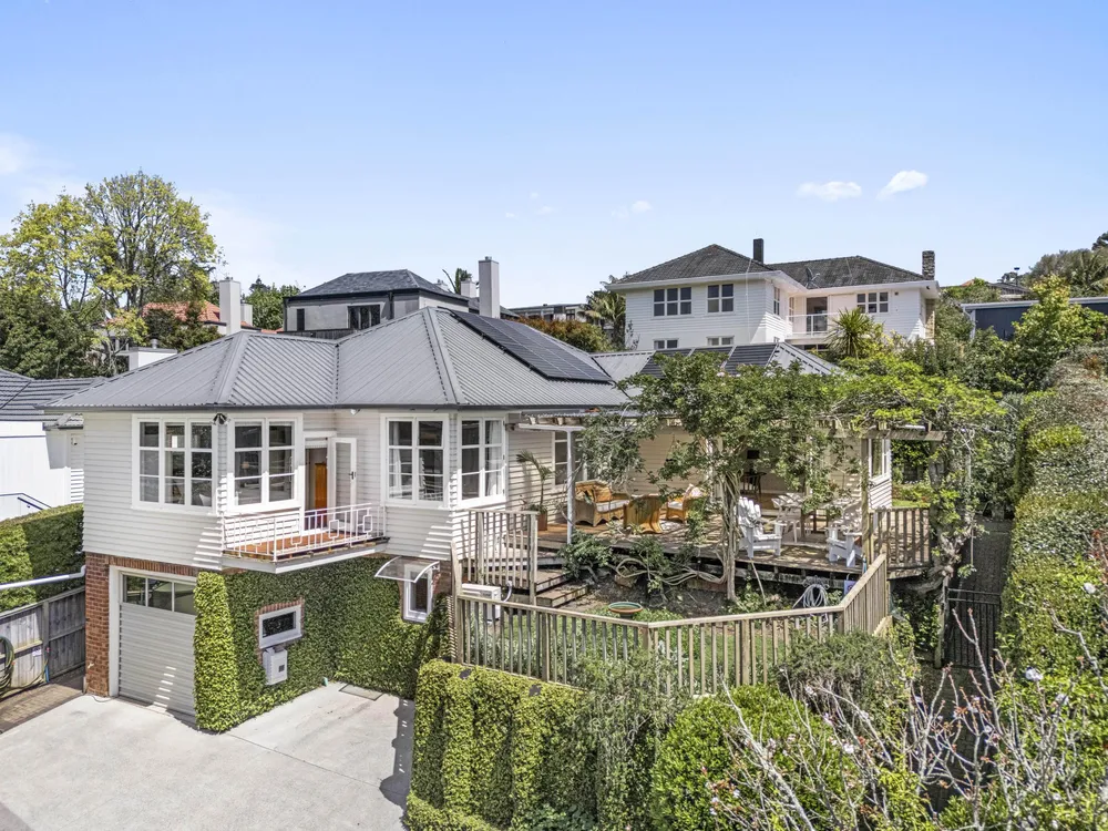 Photos of 27 Combes Road