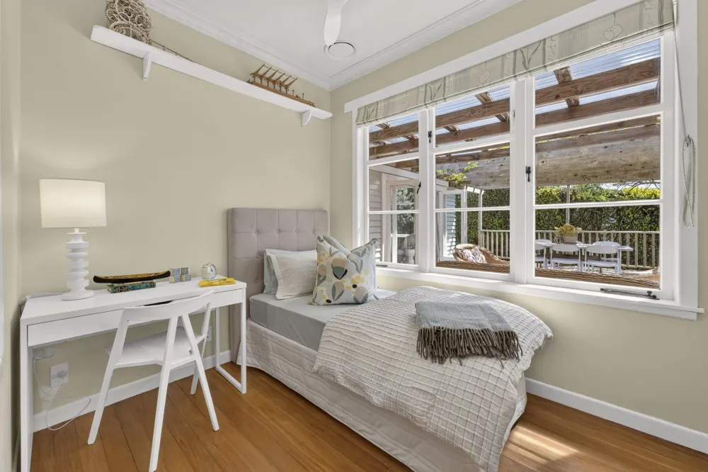 Photos of 27 Combes Road