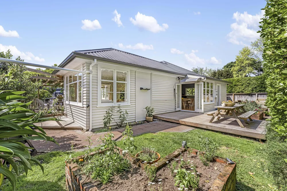 Photos of 27 Combes Road