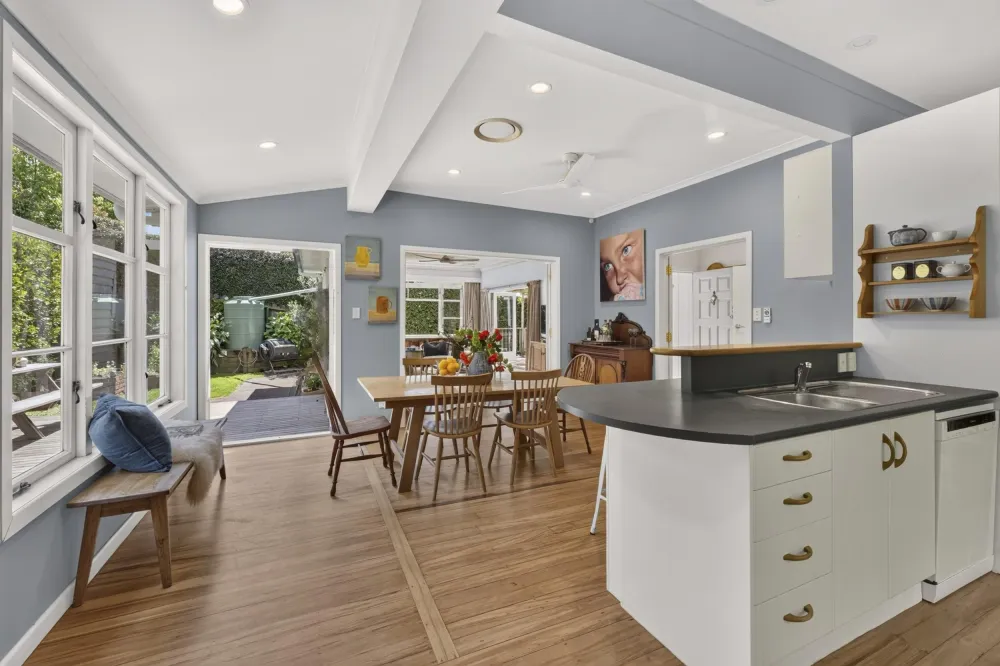 Photos of 27 Combes Road