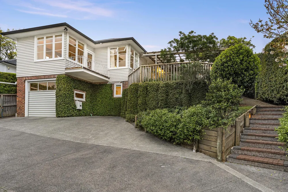 Photos of 27 Combes Road