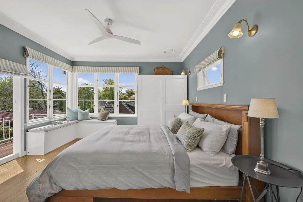 Photos of 27 Combes Road