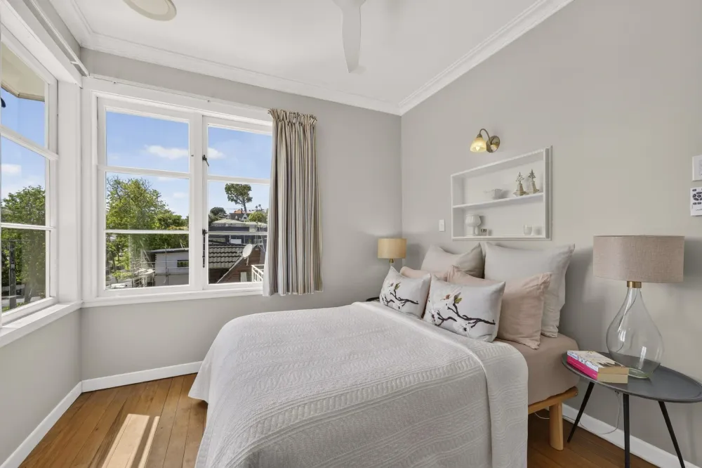 Photos of 27 Combes Road