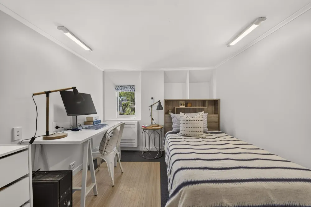 Photos of 27 Combes Road
