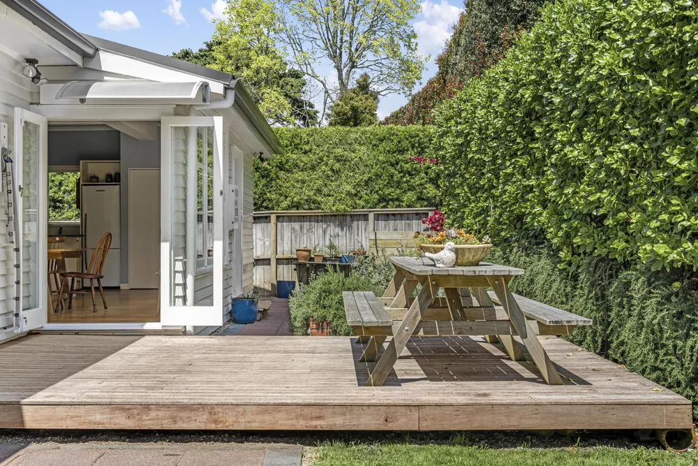 Photos of 27 Combes Road
