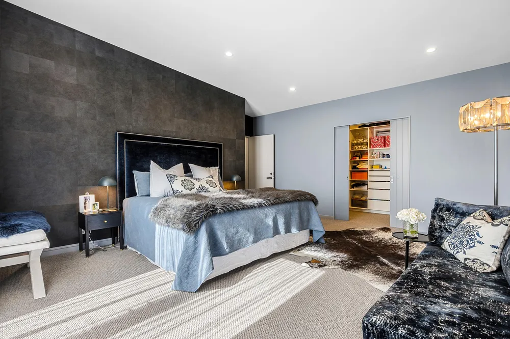 Photos of 1427 Tram Road