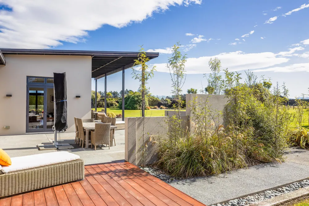 Photos of 1427 Tram Road