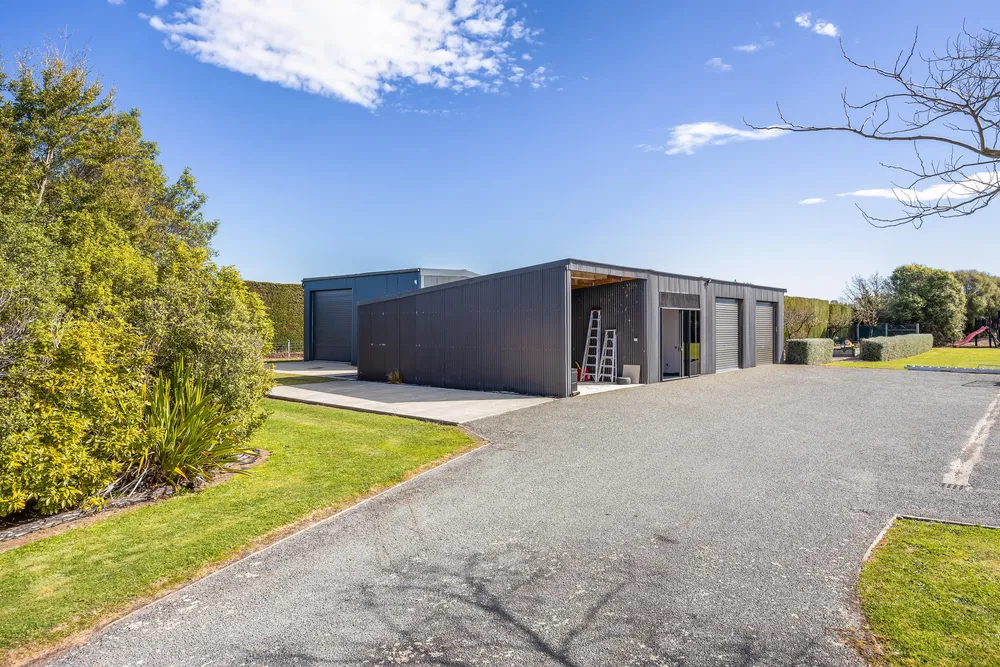 Photos of 1427 Tram Road