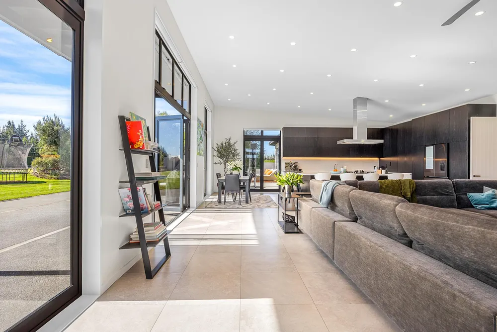 Photos of 1427 Tram Road