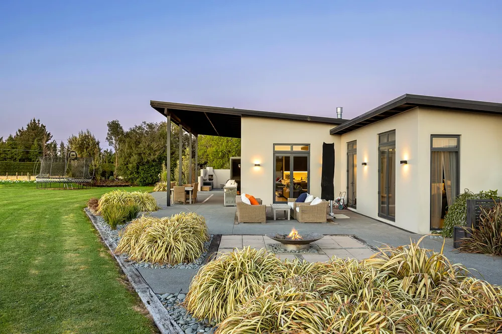Photos of 1427 Tram Road