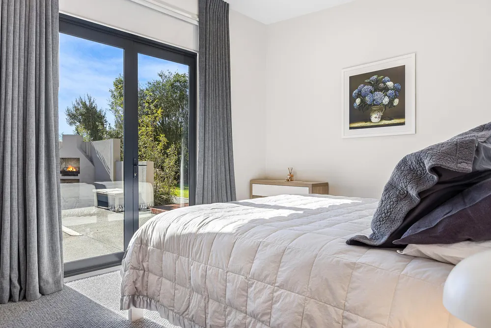 Photos of 1427 Tram Road