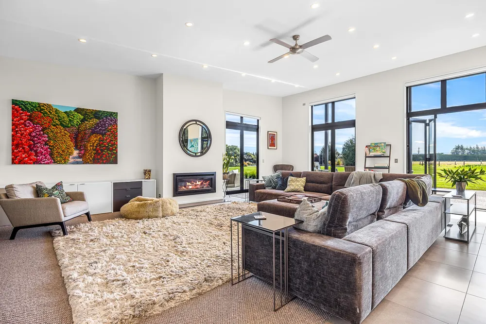 Photos of 1427 Tram Road