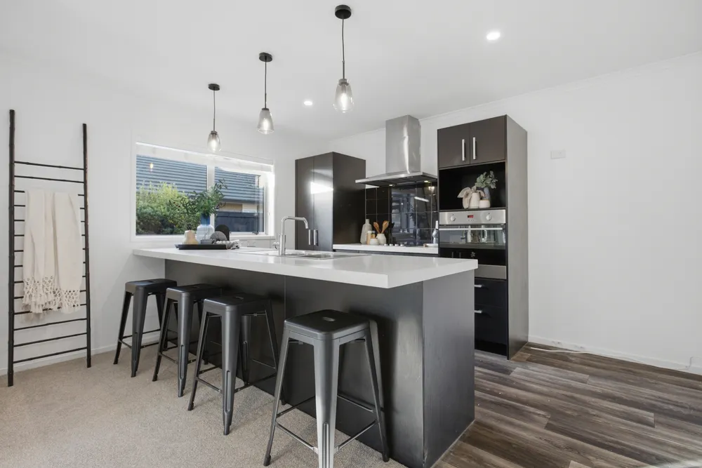 Photos of 269 Lakes Boulevard
