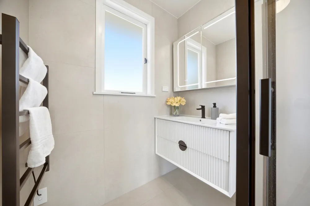 Photos of 33 Chippendale Crescent