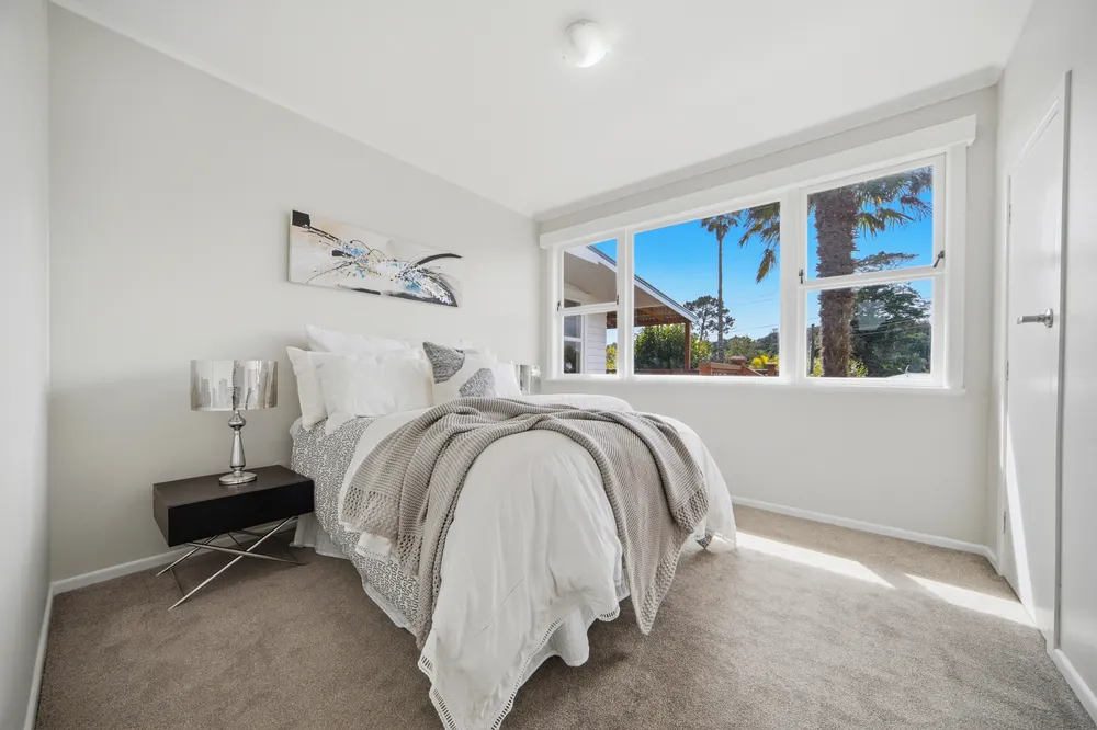 Photos of 33 Chippendale Crescent