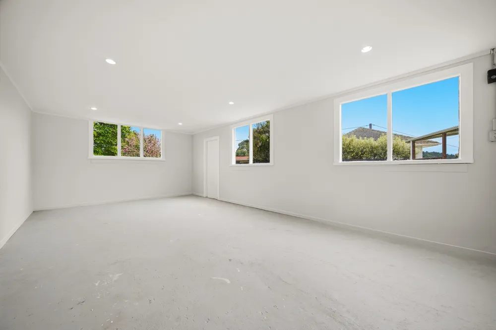 Photos of 33 Chippendale Crescent