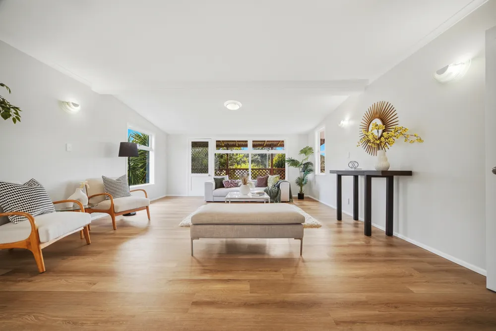 Photos of 33 Chippendale Crescent