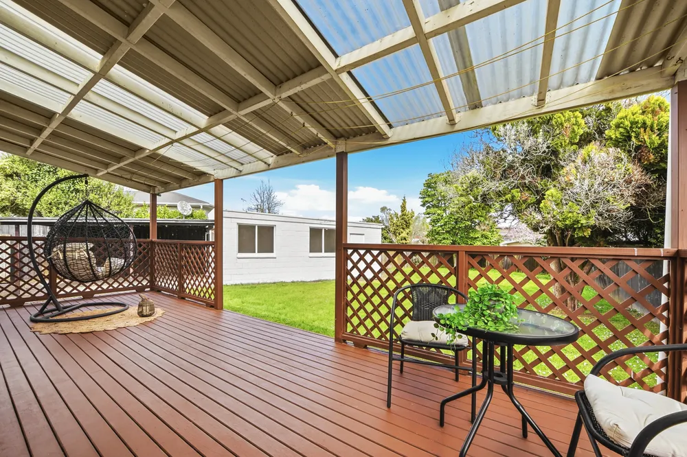 Photos of 33 Chippendale Crescent