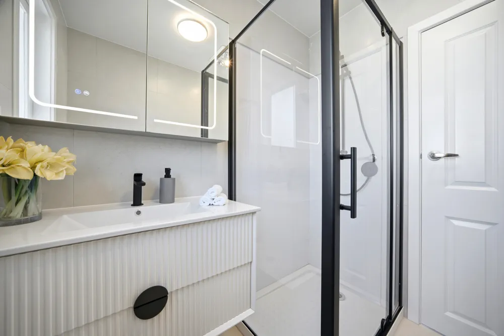 Photos of 33 Chippendale Crescent