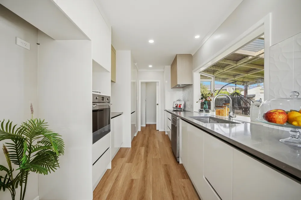 Photos of 33 Chippendale Crescent