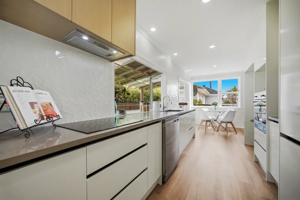 Photos of 33 Chippendale Crescent