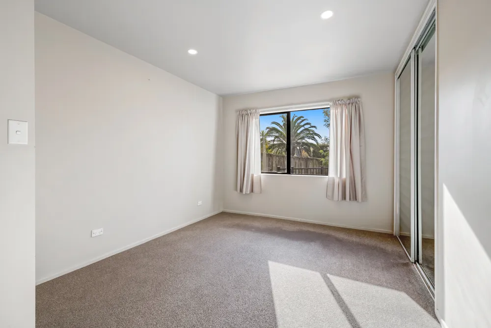 Photos of 13 Bronzewing Terrace