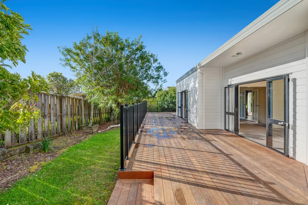 Photos of 13 Bronzewing Terrace