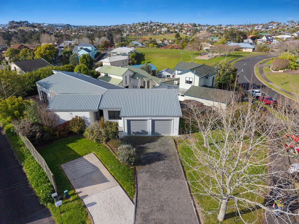 Photos of 13 Bronzewing Terrace