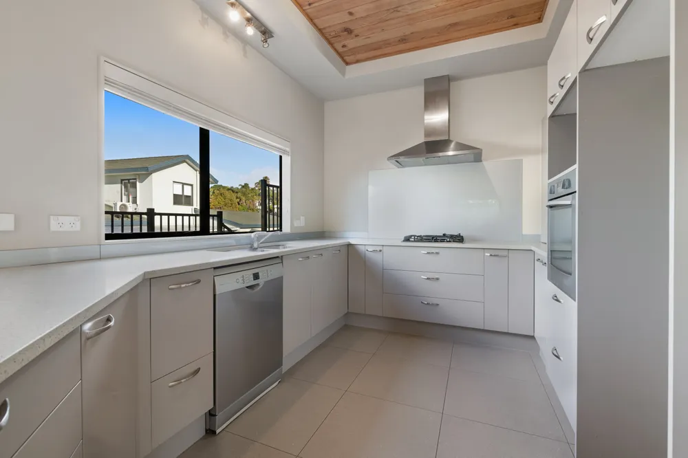 Photos of 13 Bronzewing Terrace