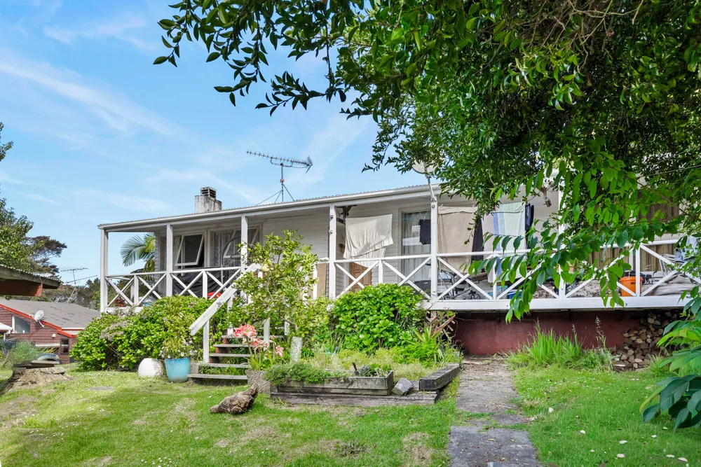 Photos of 31 Eskdale Road