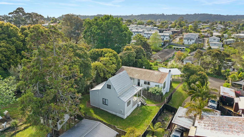 Photos of 31 Eskdale Road