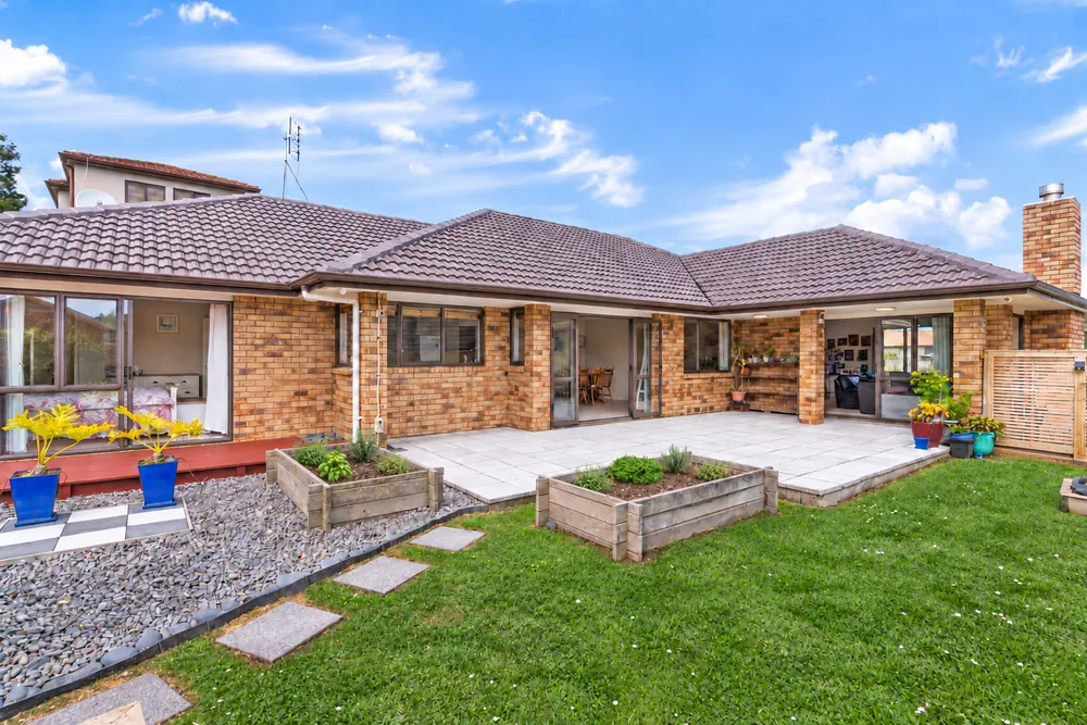 Photos of 73 Mt Lebanon Crescent
