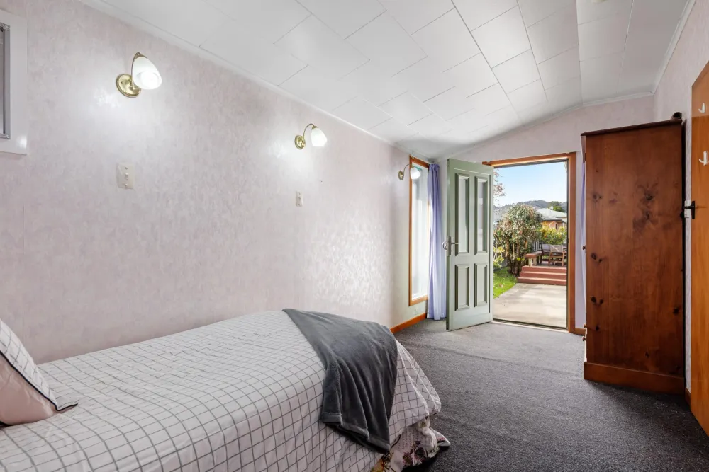 Photos of 265 Clifford Street
