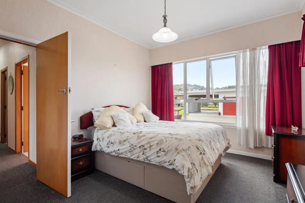 Photos of 265 Clifford Street