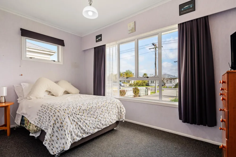 Photos of 265 Clifford Street