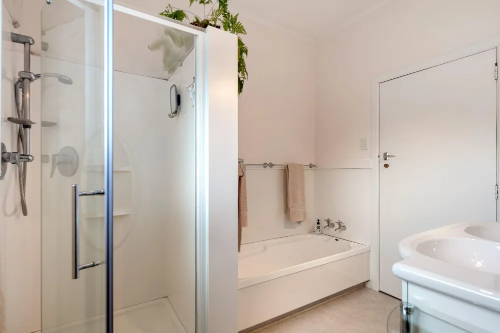 Photos of 265 Clifford Street