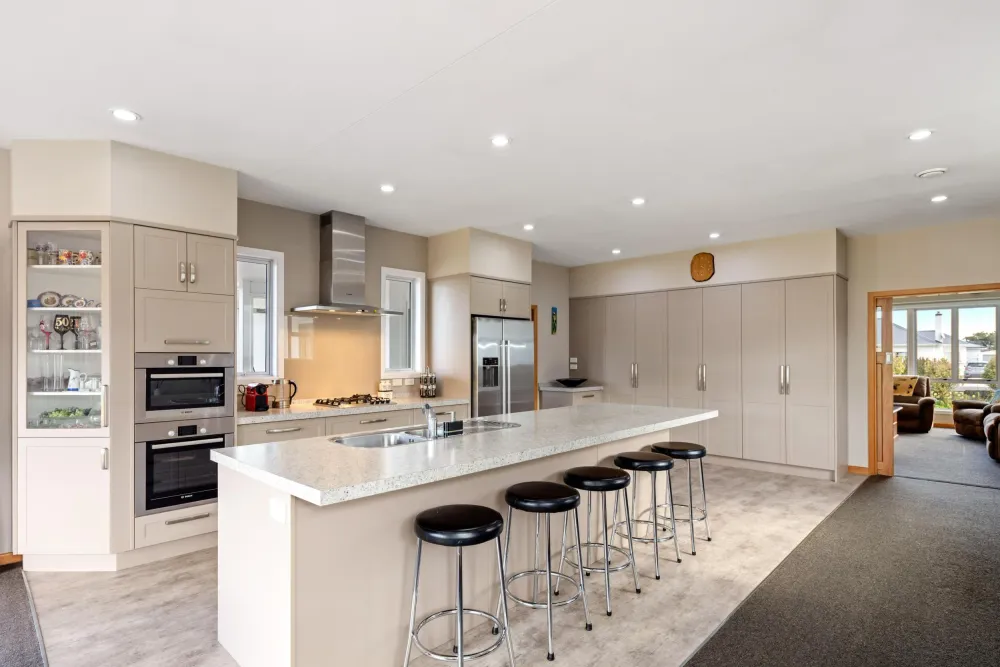 Photos of 265 Clifford Street