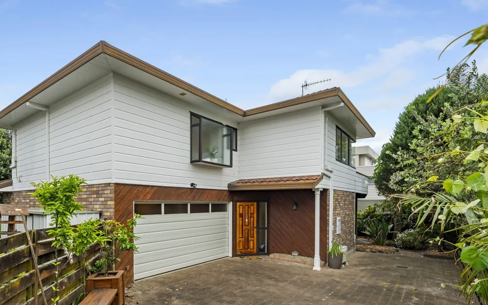 Photos of 69C Thirteenth Avenue