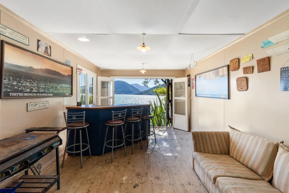 Photos of 362 Moetapu Bay Road