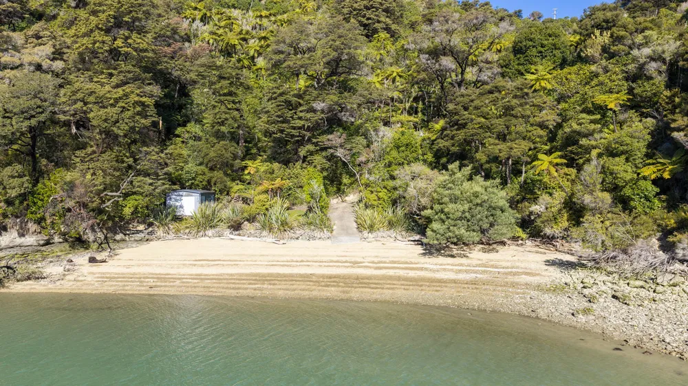 Photos of 362 Moetapu Bay Road