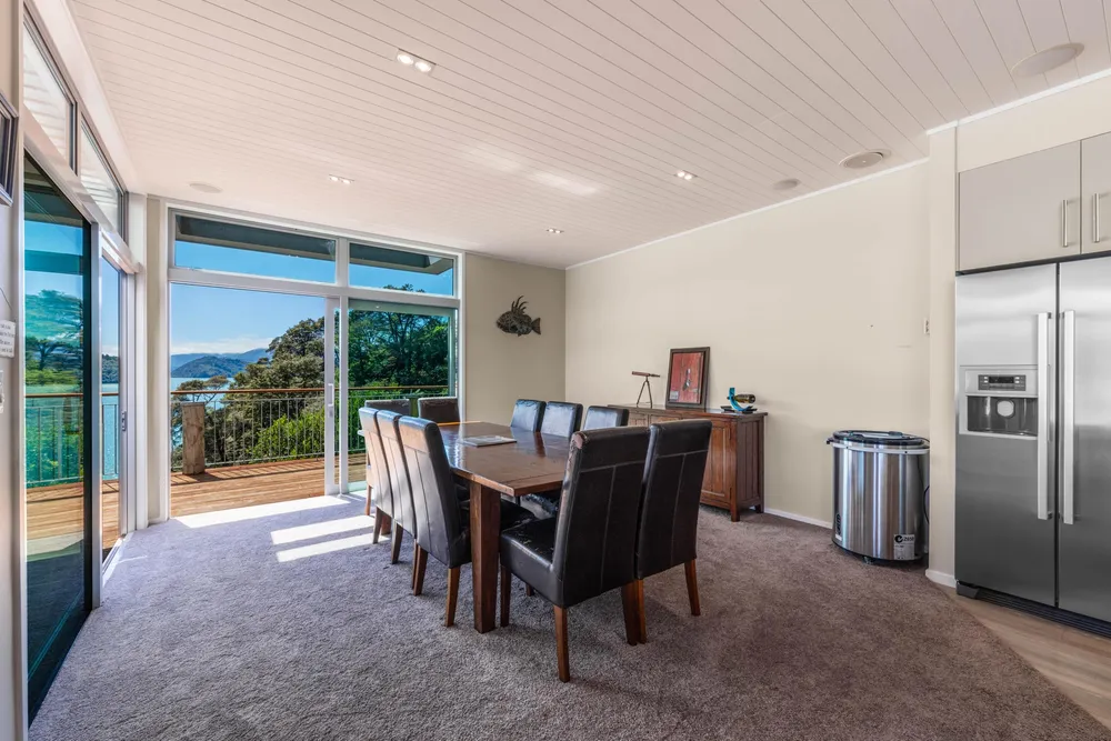 Photos of 362 Moetapu Bay Road